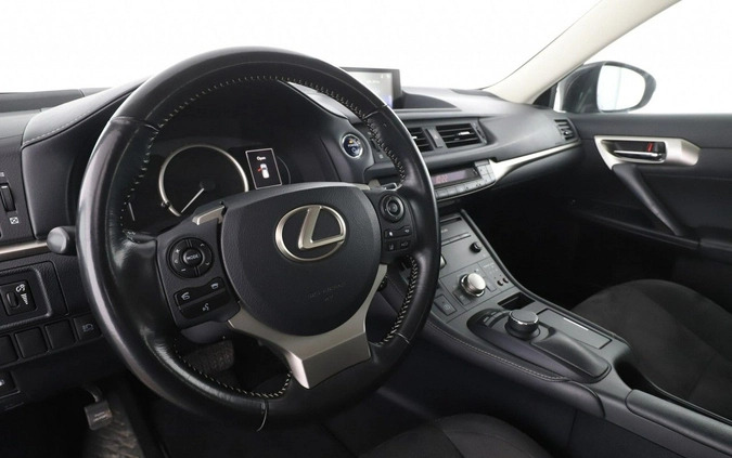 Lexus CT cena 79600 przebieg: 104795, rok produkcji 2018 z Kalisz Pomorski małe 379